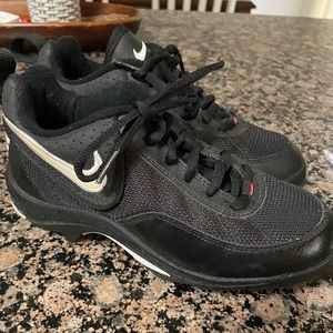Nike football cleats size 3.5 EUC